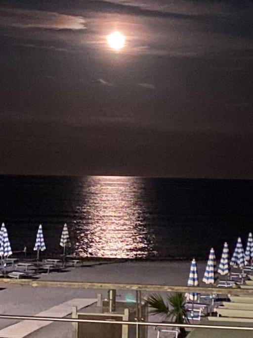 Appartamento Con Terrazza Vista Mare A 50 Mt Arenzano Bagian luar foto